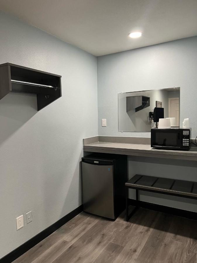 Travel Inn Gilroy Bagian luar foto