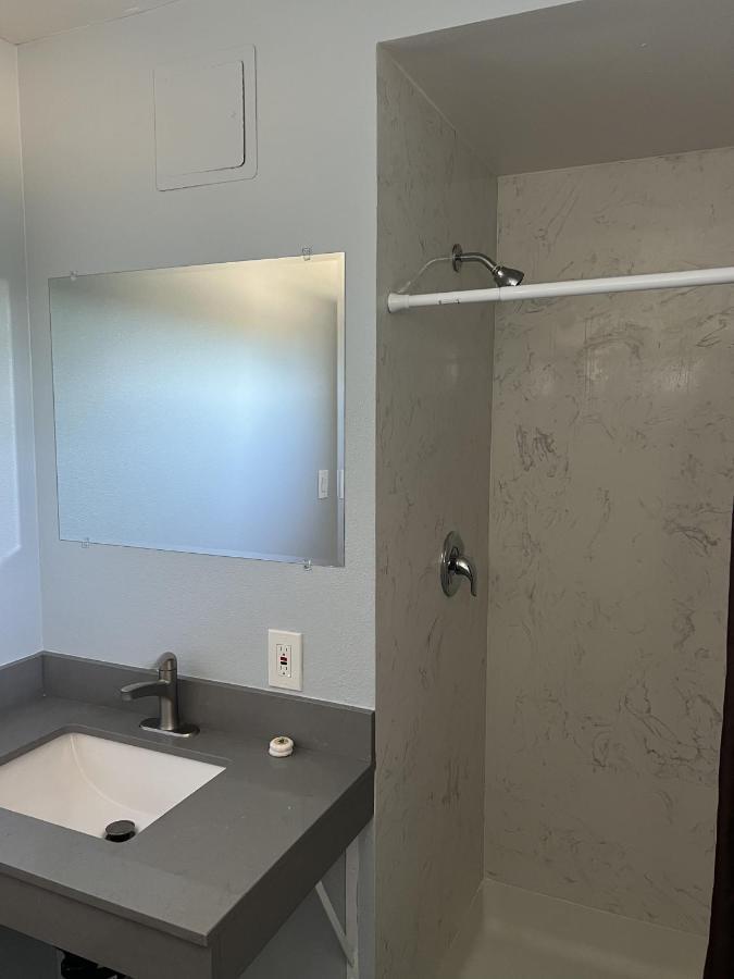 Travel Inn Gilroy Bagian luar foto