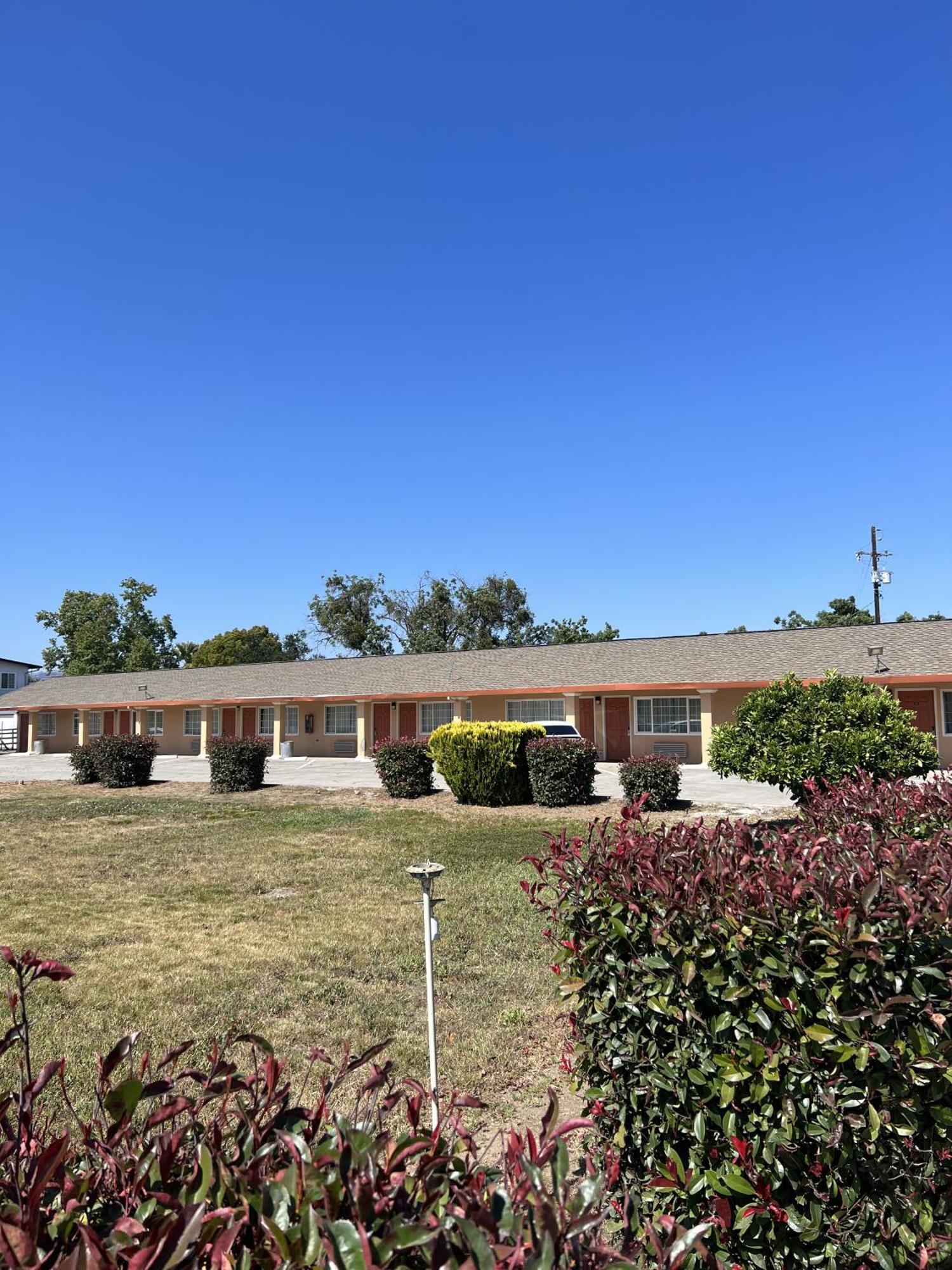 Travel Inn Gilroy Bagian luar foto